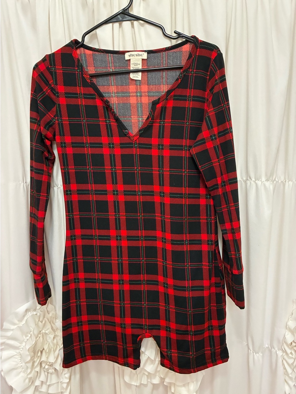 Shoshie Red Black Plaid Long-Sleeve V-Neck Onesie🌺